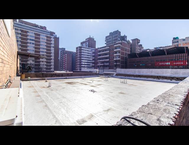 1,250M² BUILDING FOR SALE IN HILLBROW
